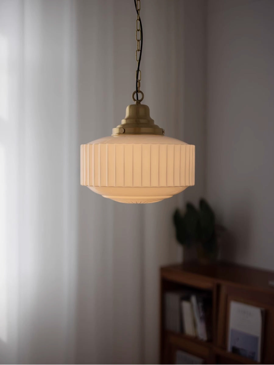 Opalume Glas-Pendelleuchte – Vintage Milchglas-Pendelleuchte im Art-Deco-Stil | Esilora