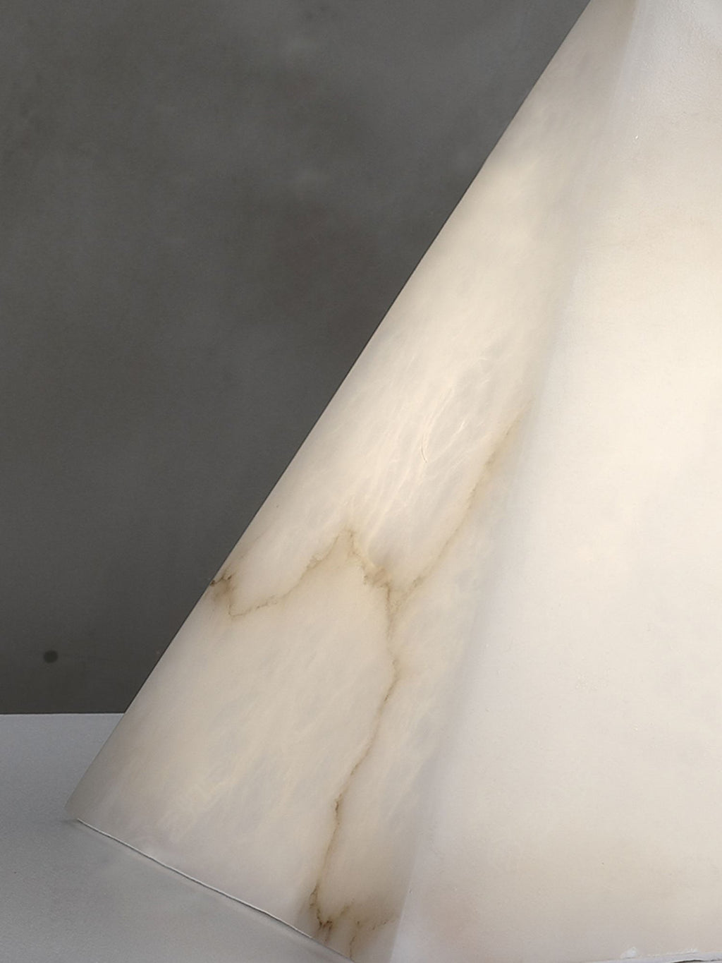 Alabaster Pyramid Table Lamp | Esilora