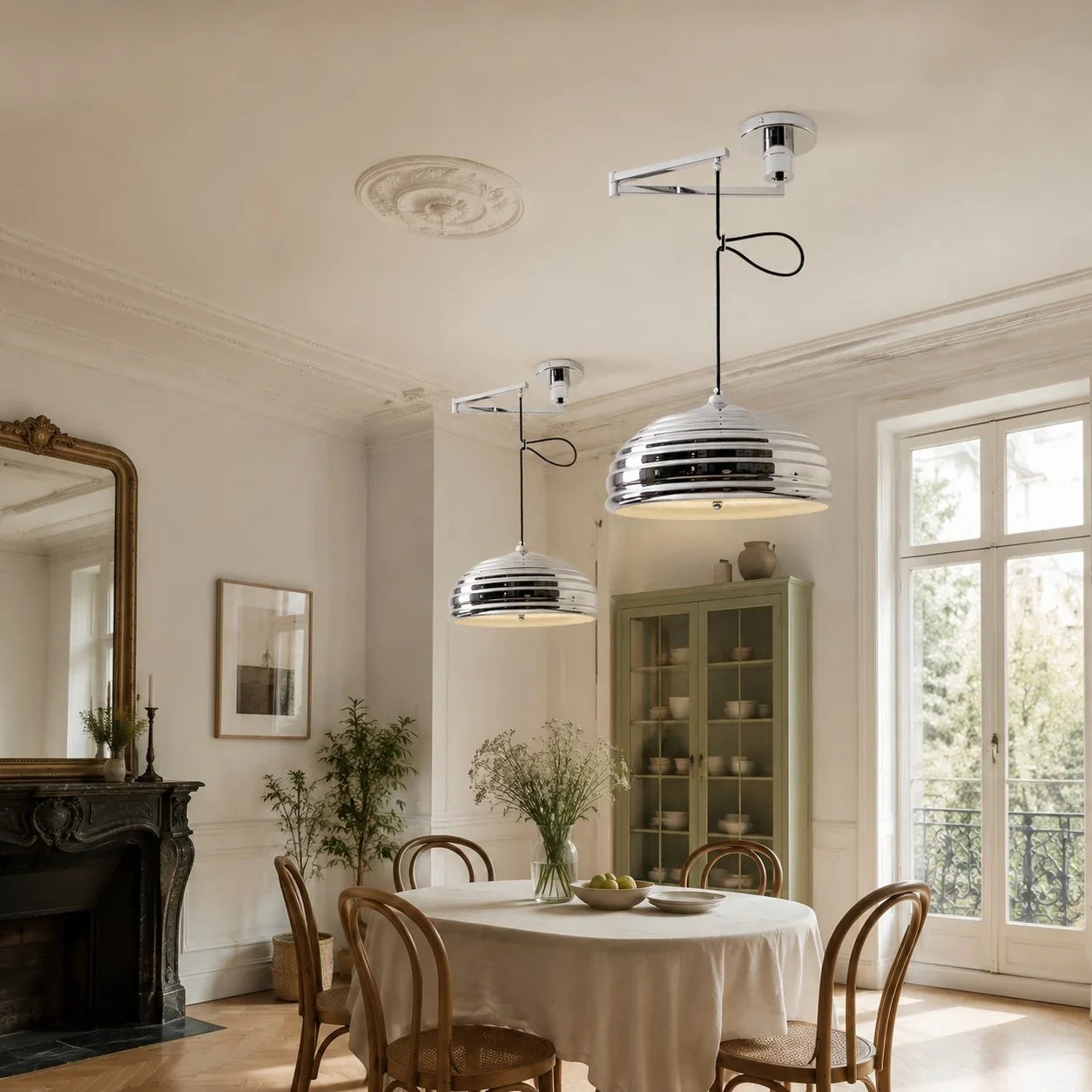 Industrielle Bauhaus-Pendelleuchte mit verstellbarem Arm in poliertem Chrom | Esilora