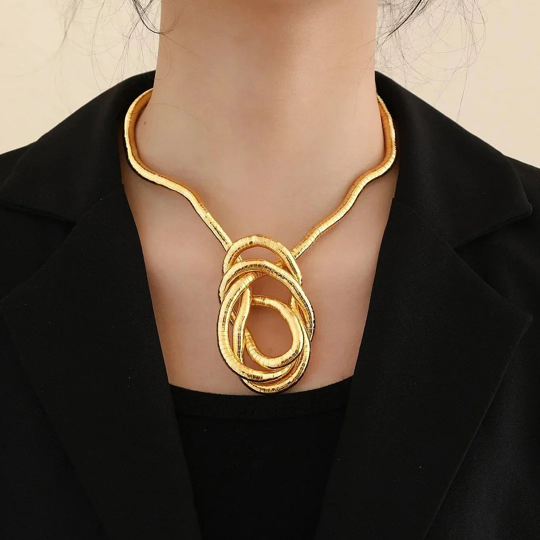 Snake Chain – Transform Your Style and Embrace Limitless Creativity - Esilora