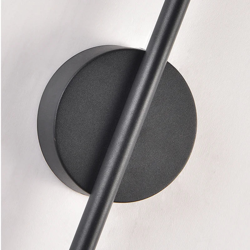 Modern Black Aluminum Wall Light | Esilora