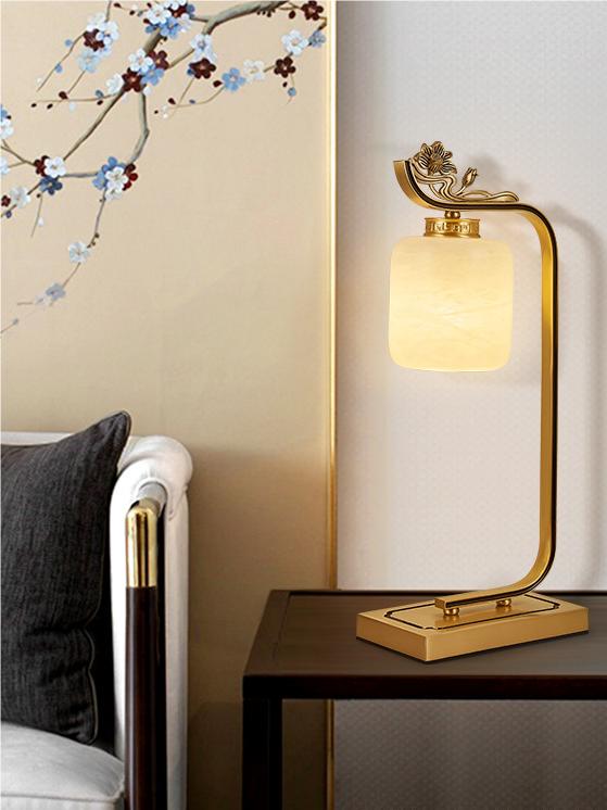 Neuer chinesischer Stil Vollkupfer Lotus Chri Alabaster Tischlampe | Esilora