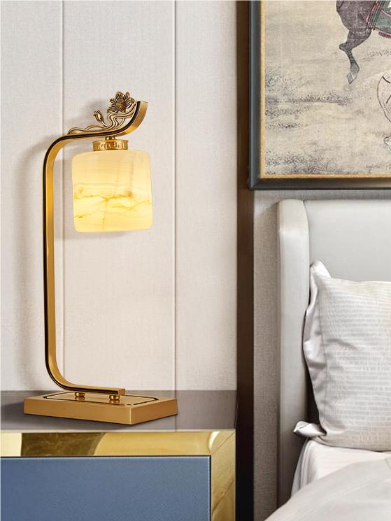 Neuer chinesischer Stil Vollkupfer Lotus Chri Alabaster Tischlampe | Esilora