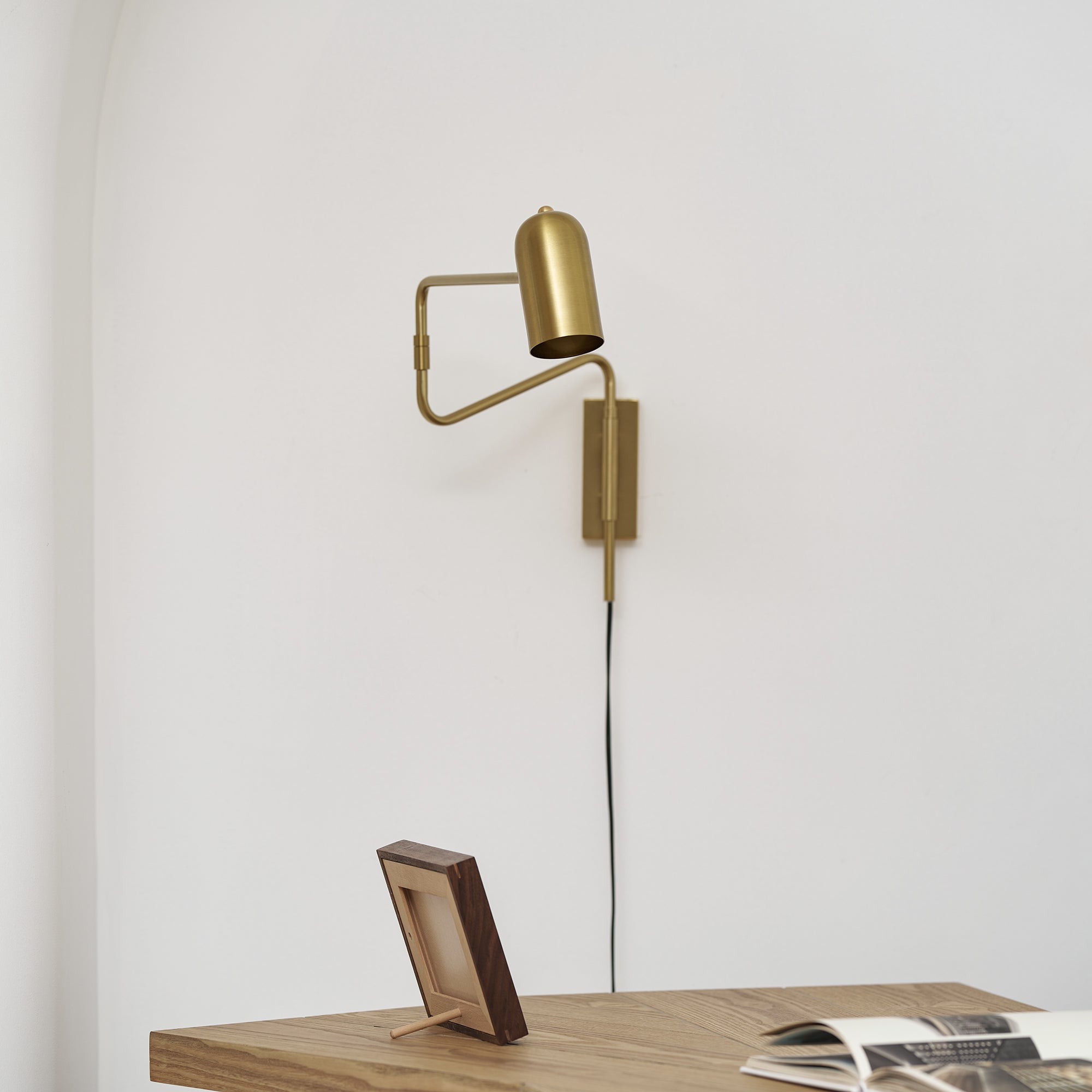 Adjustable Arm Plug In Wall Lamp | Esilora