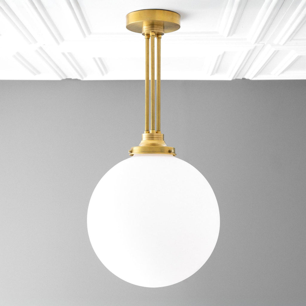 Lineární závěsné svítidlo Glorica Glass s elegantní řadou koulí - moderní stropní svítidlo ve stylu art deco do jídelny a kuchyně | Esilora