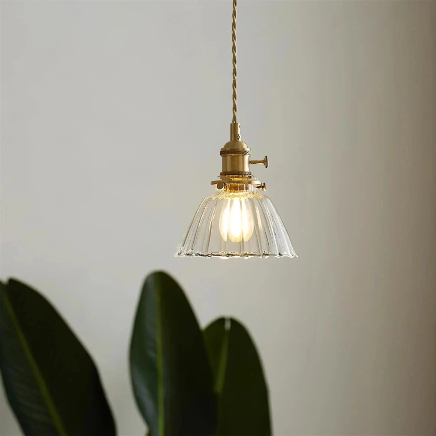 Candeeiro suspenso vintage Jasmine em latão e vidro | Esilora