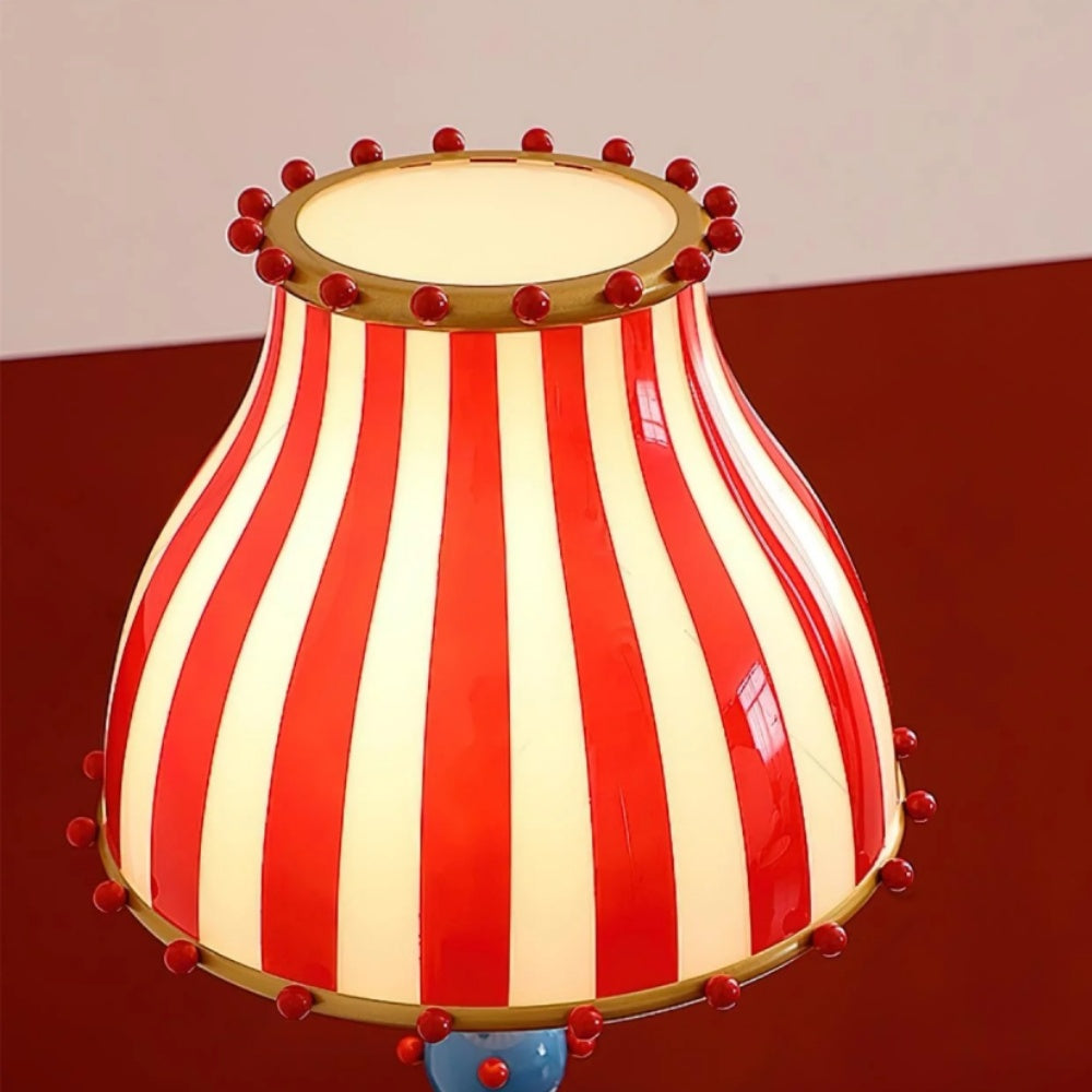 Festilo Circus – sochařská stojací lampa – moderní obloukové osvětlení do obývacích pokojů a salonků | Esilora