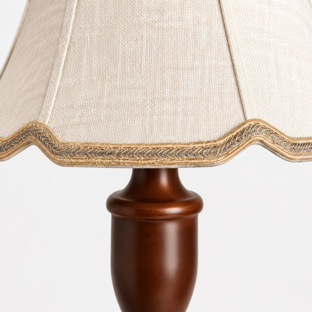 Vintage Fabric Table Lamp with Scalloped Shade | Esilora