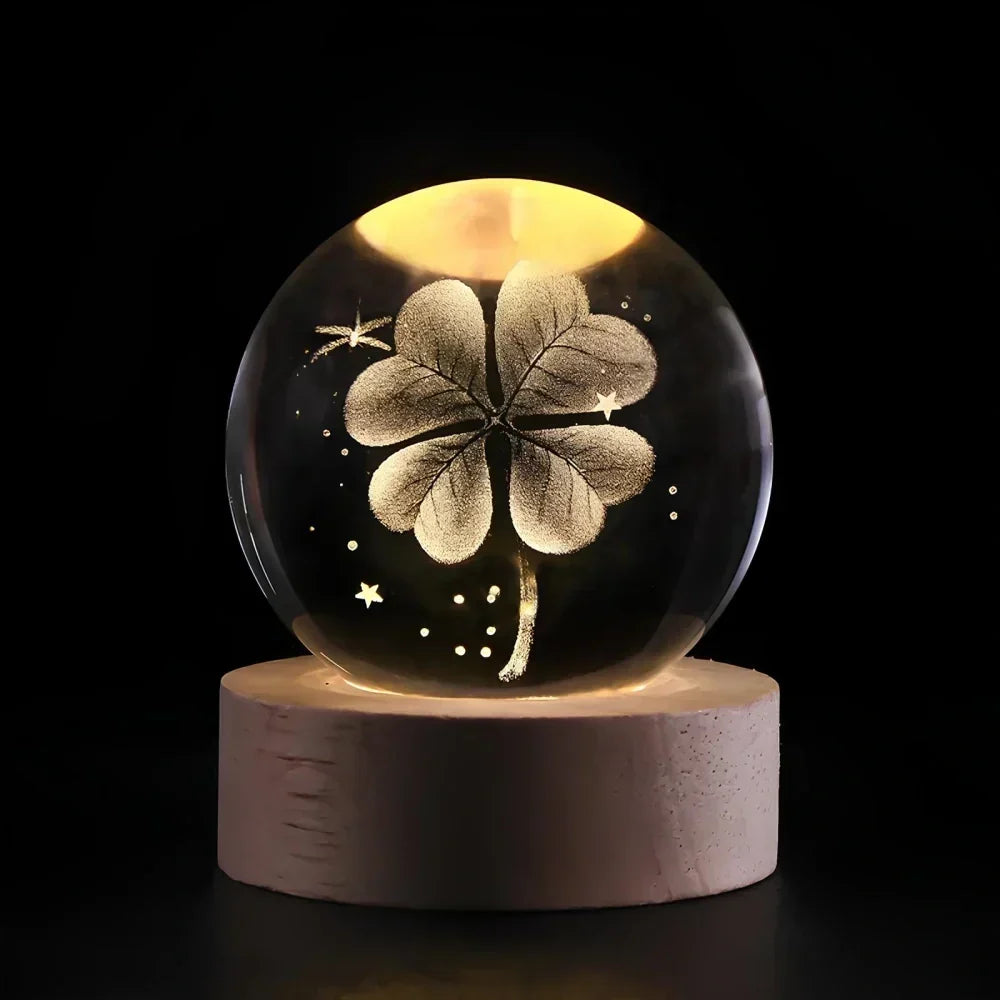 Lampă de veghe LED tip glob de cristal - carcasă din sticlă, bază din lemn