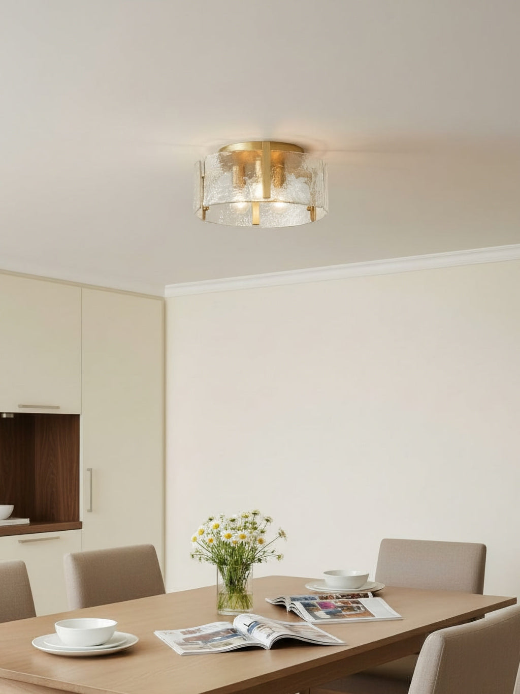 Plafonnier moderne rétro Kalvora avec abat-jour sculptural - Idéal pour chambre ou salon | Esilora
