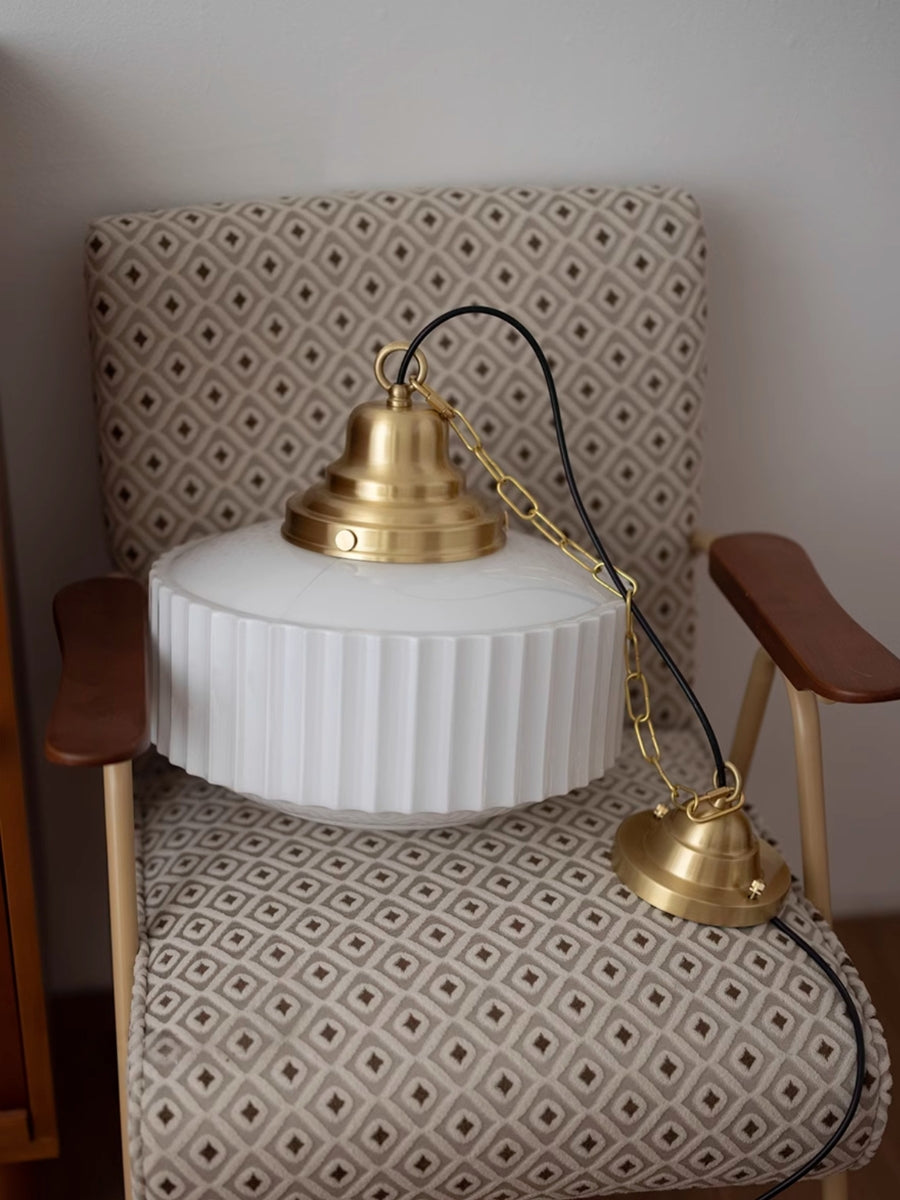 Opalume Glas-Pendelleuchte – Vintage Milchglas-Pendelleuchte im Art-Deco-Stil | Esilora