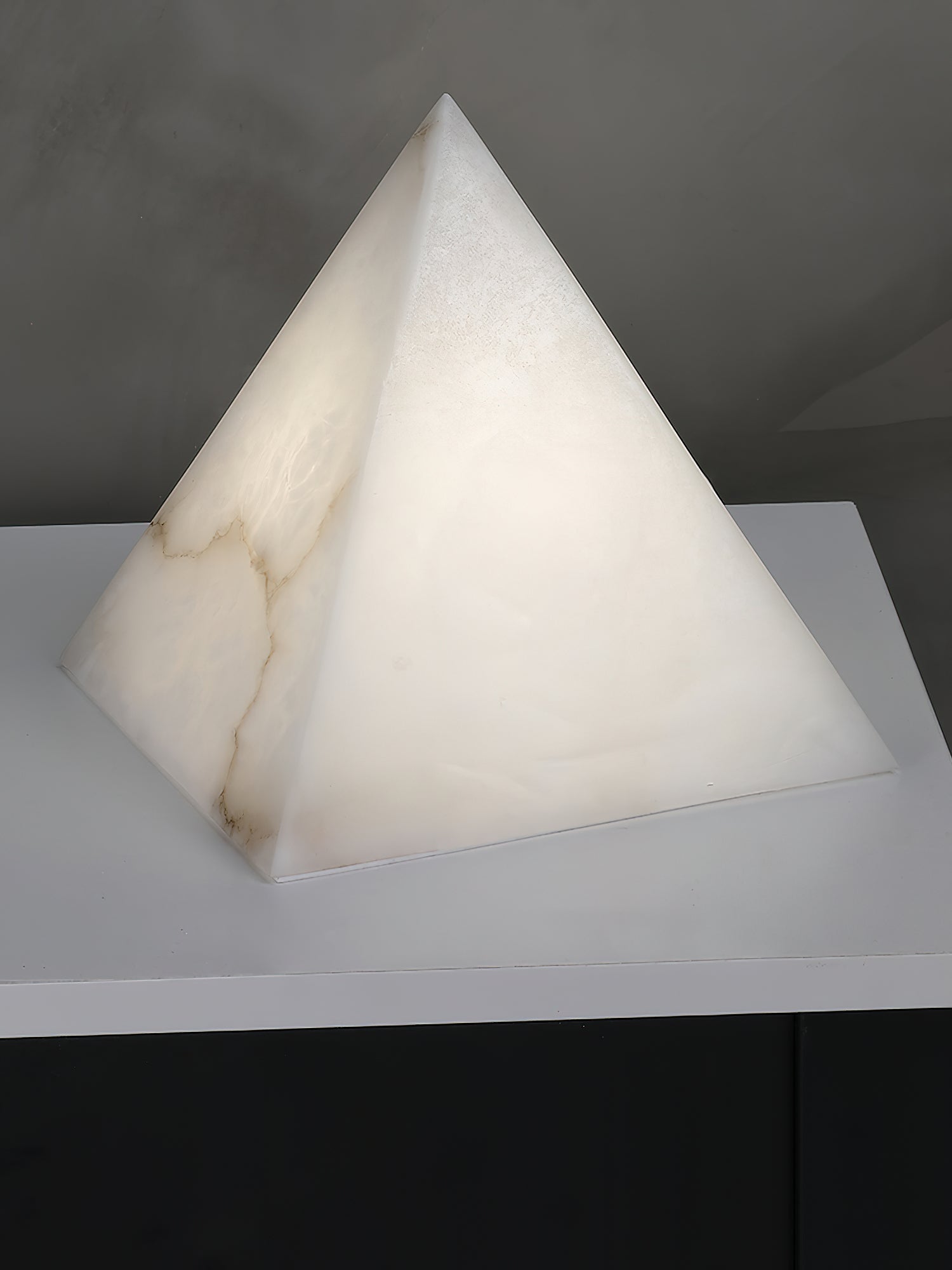 Alabaster Pyramid Table Lamp | Esilora