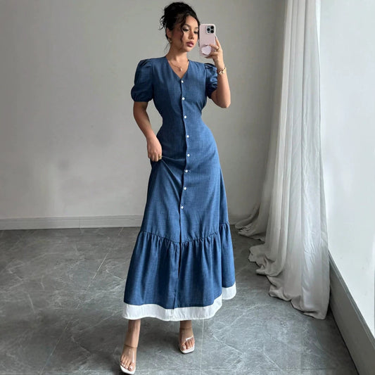 Robe Longue Boutonnée à Manches Bouffantes et Ourlet Contrasté