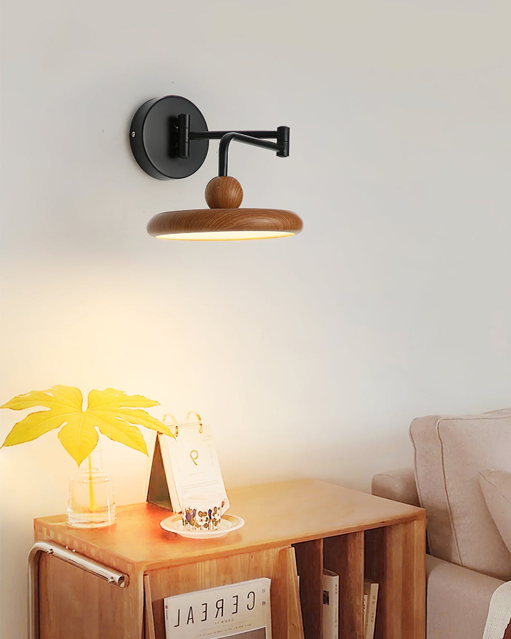 Karlin Plug In Wall Lamp | Esilora