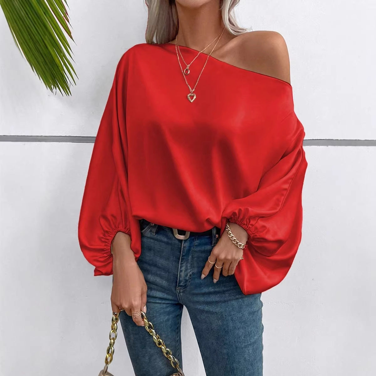 Blouse Satinée à Épaule Dénudée et Manches Bouffantes