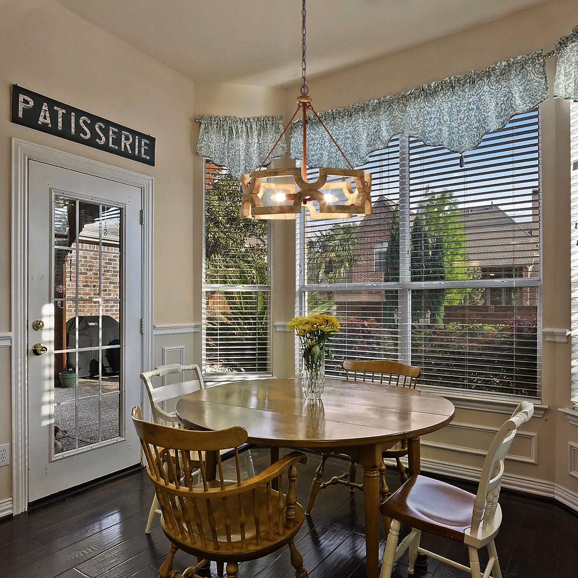 ثريا جولا | إيسيلورا