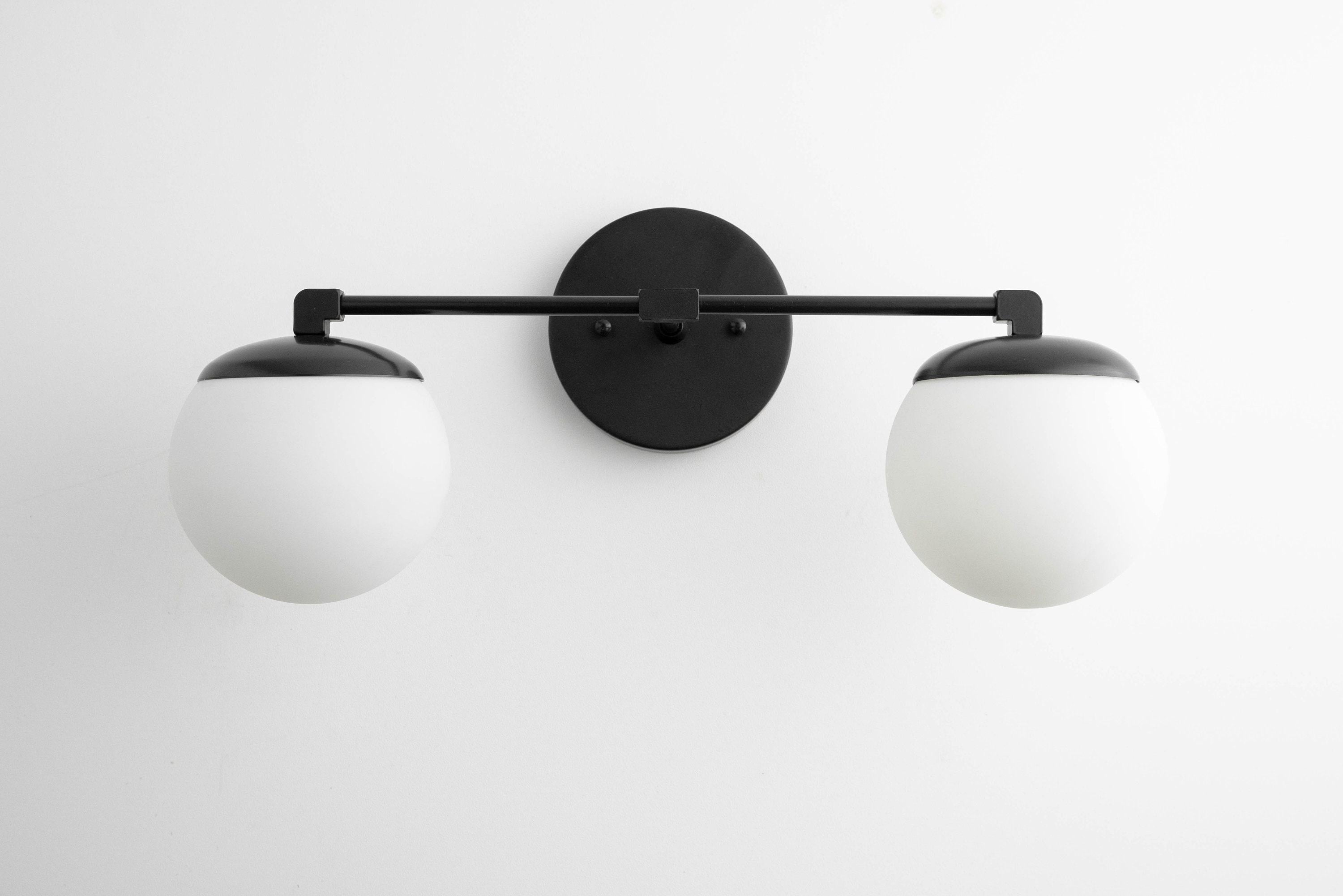 Applique da parete Glorica Glass Modern a 2 sfere – Luce da toilette per bagno | Esilora