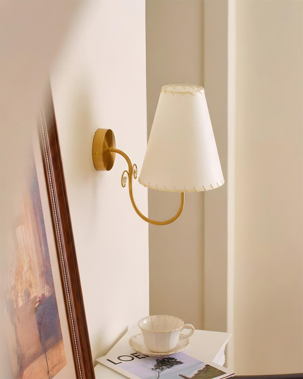 Gentle Bend Wall Lamp | Esilora