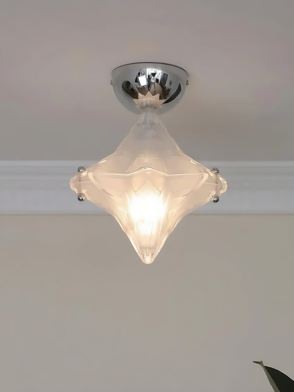 Art Deco Star Ceiling Lamp – Frosted Glass Fixture for Hallway & Entryway – Astris Ceres | Esilora