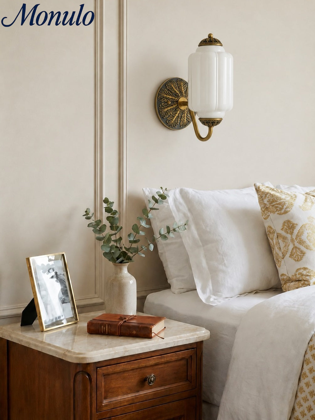 Vintage Milk Glass Sconce Bedside Hallway Eloise Wall Sconce | Esilora