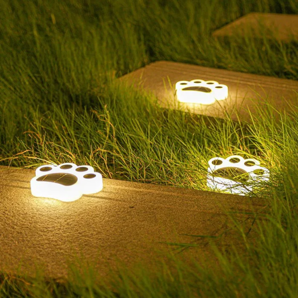 Solar Garden Light with Self-Charging Panel for Pets - Esilora