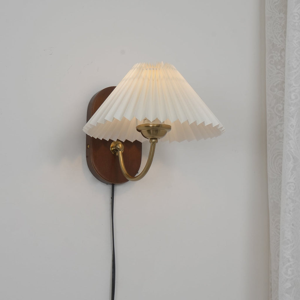 Louise Plug In Wall Lamp | Esilora
