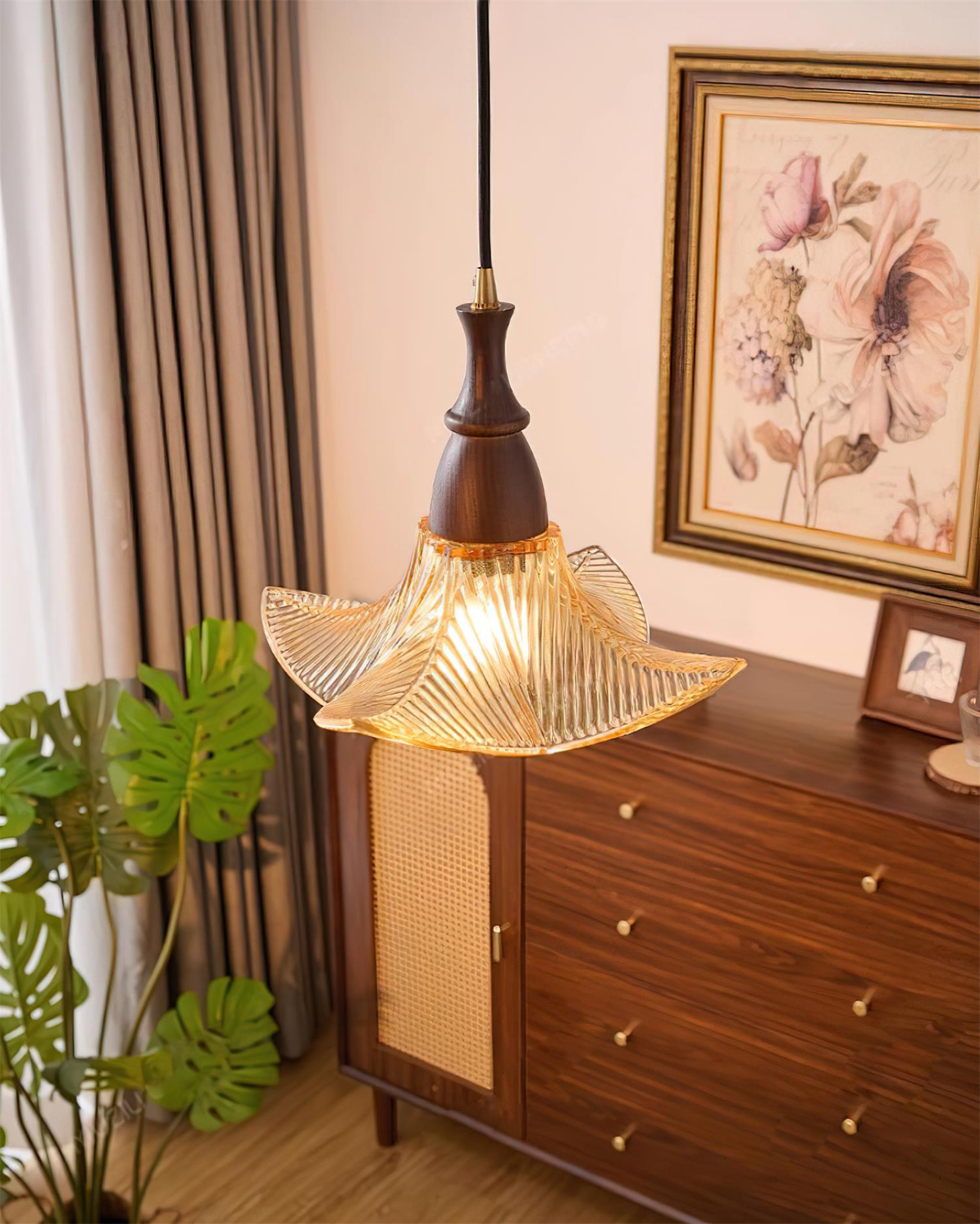 Lila Glass Pendant Lamp | Esilora