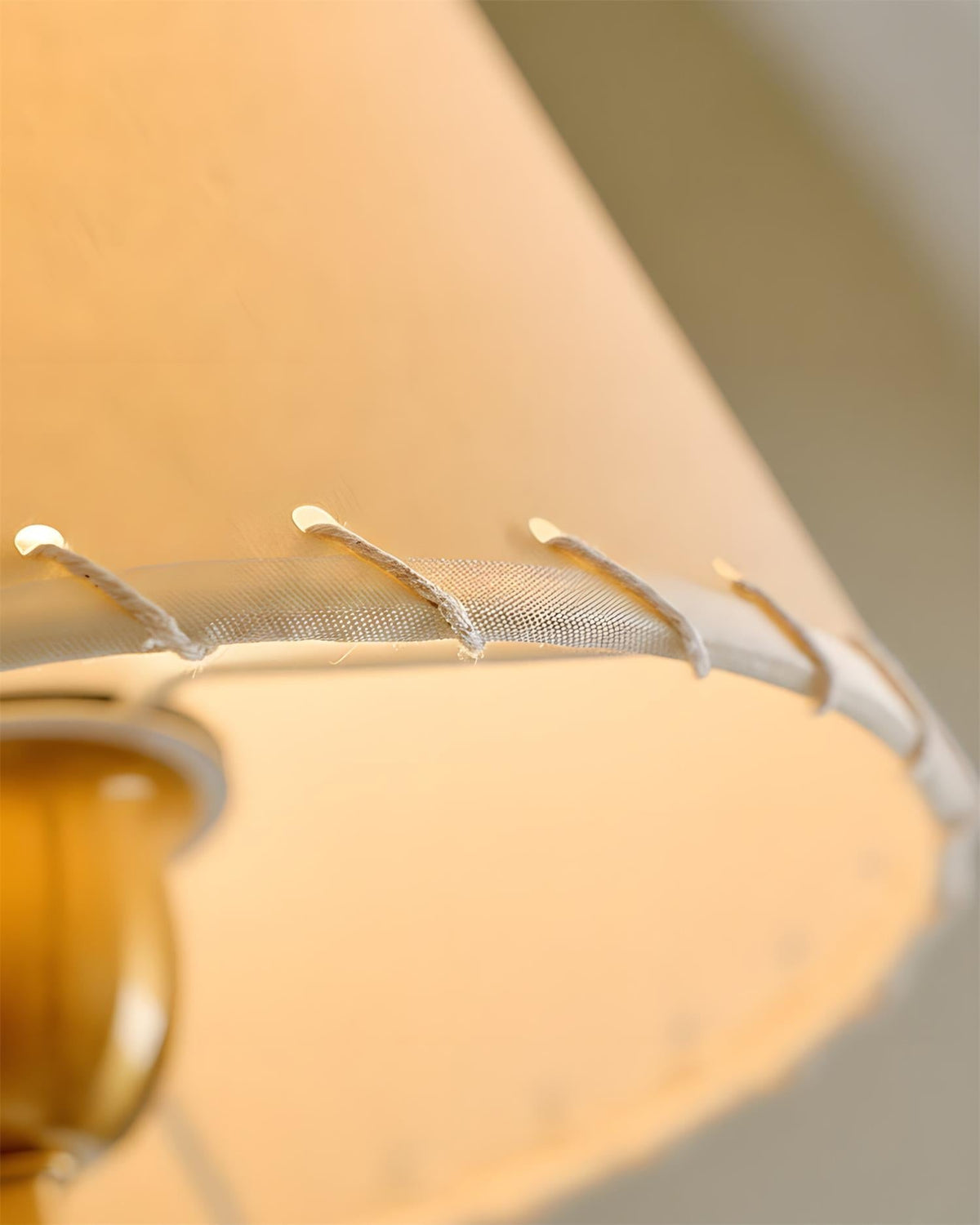 Gentle Bend Wall Lamp | Esilora