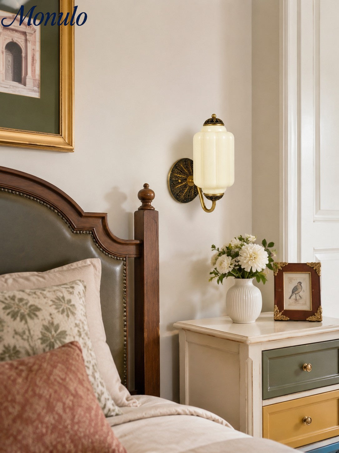Vintage Milk Glass Sconce Bedside Hallway Eloise Wall Sconce | Esilora