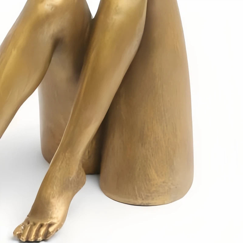 Bougeoir décoratif Kickra avec base sculpturale à pieds dorés - Décoration pour salle à manger et salon | Esilora