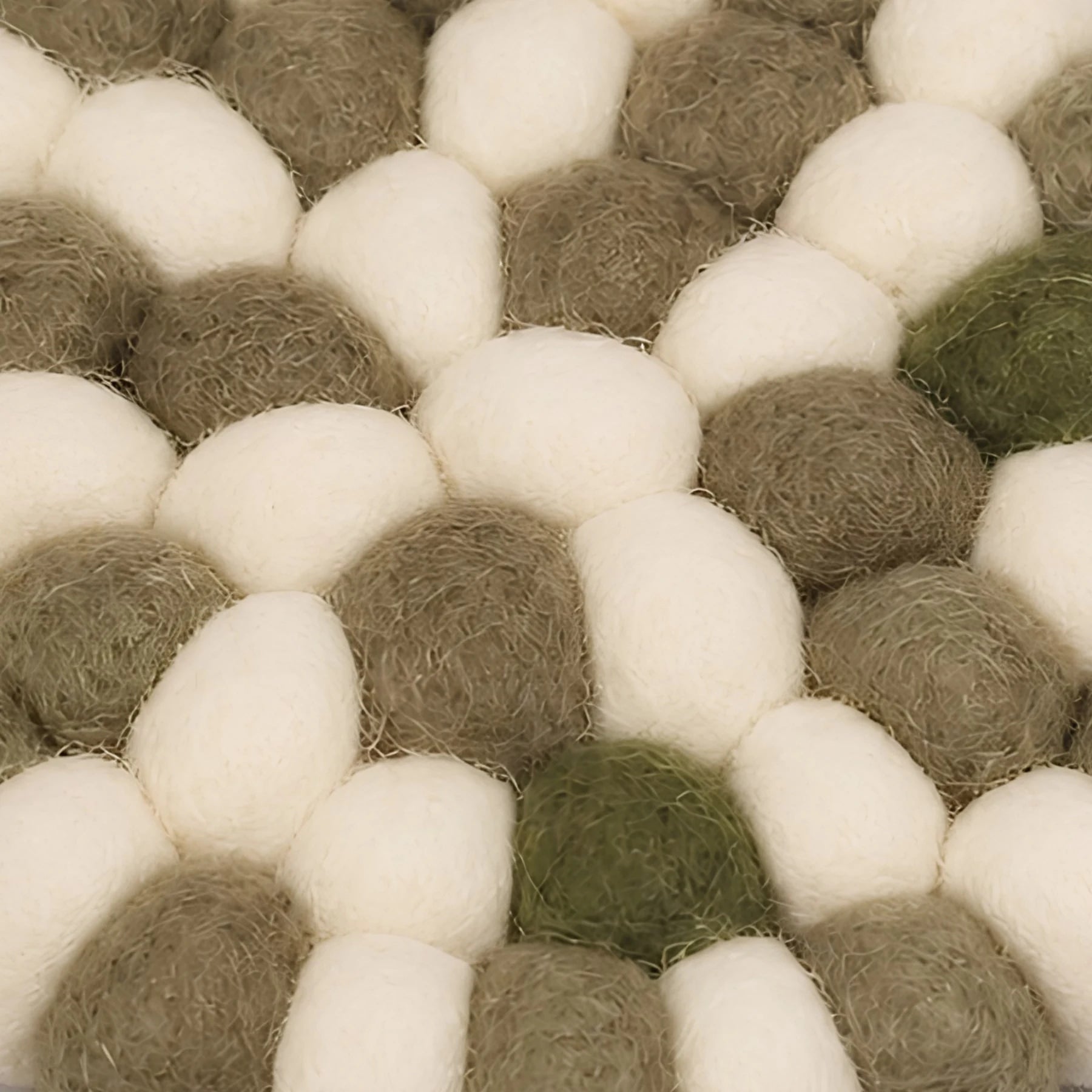 Handmade Wool Felt Ball Coaster | Esilora