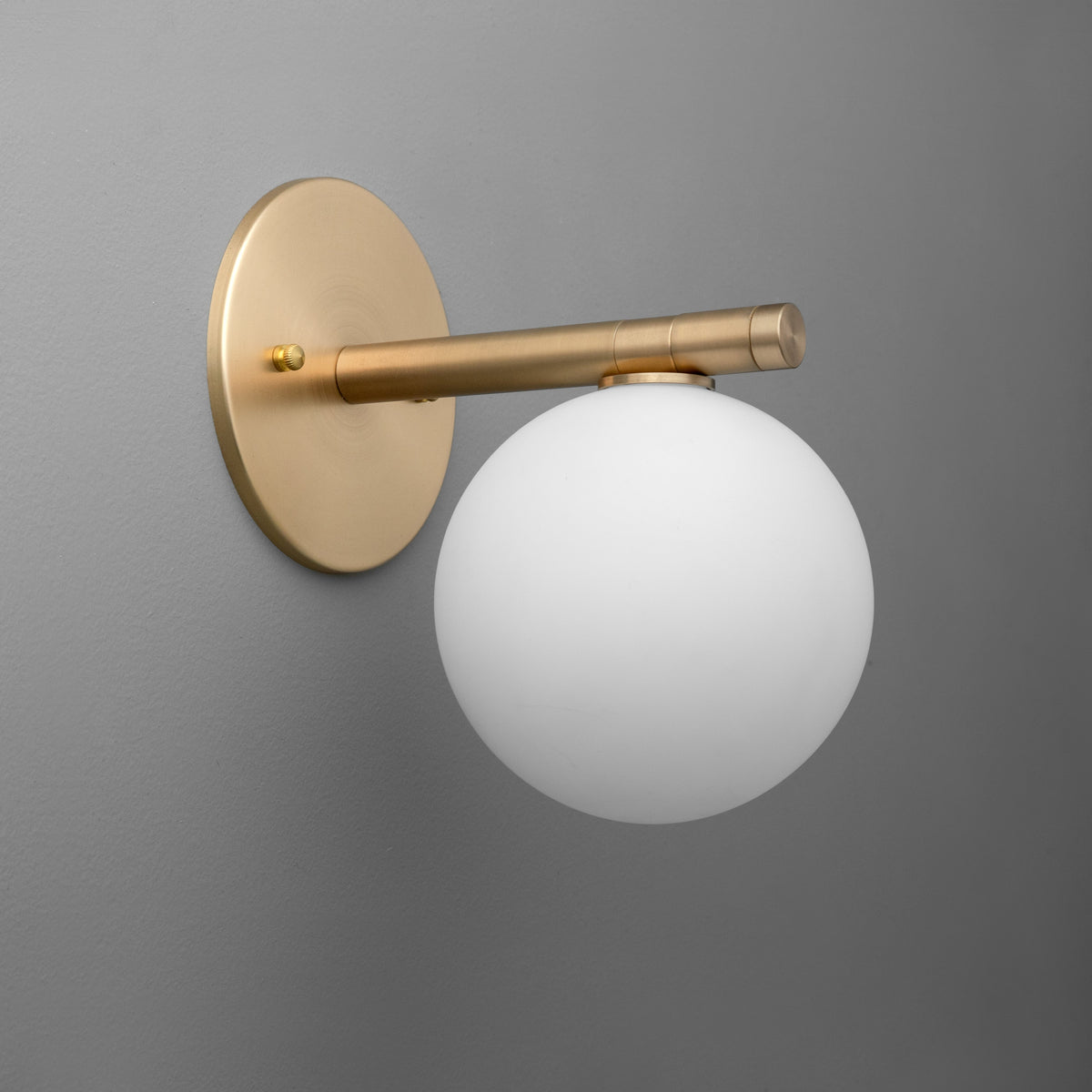 Glorica Glass Minimalist Metal and Glass Wall Sconce – Elegant Decorative Light Fixture for Living Rooms and Hallways | Esilora