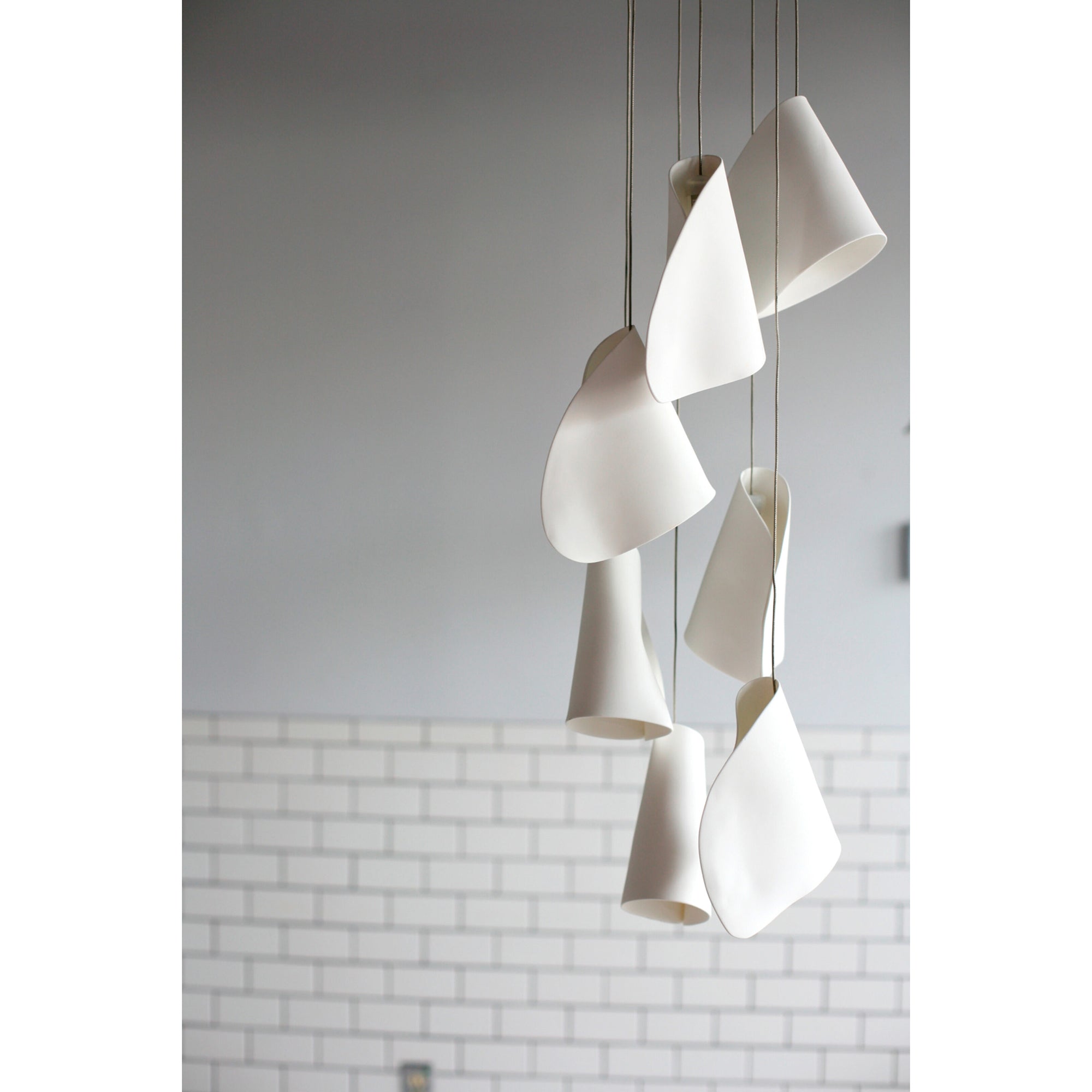 21 Thin Porcelain Pendant Lamp | Esilora