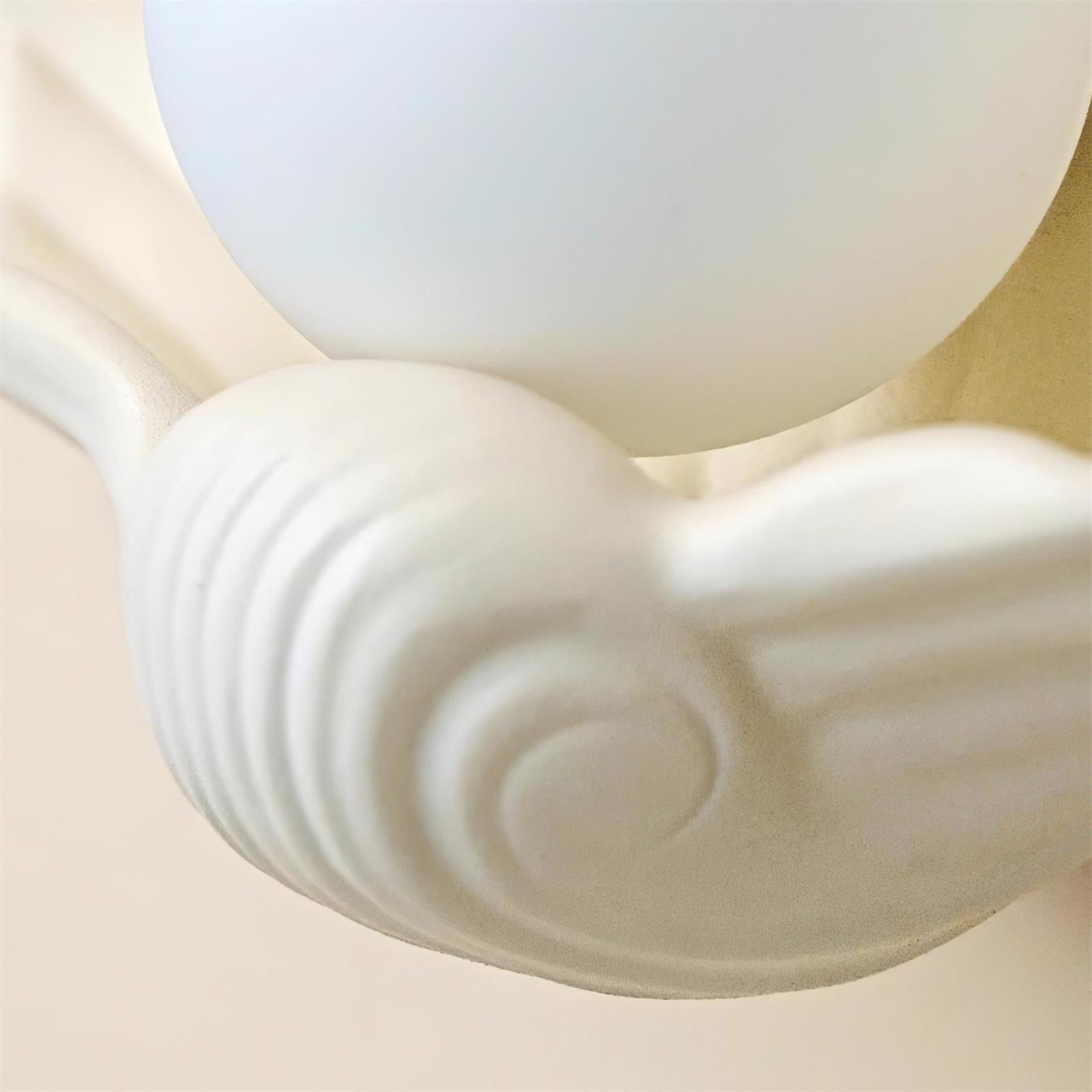 Nautris Shell Wall Lamp - Vintage Resin Lamp for Living Room | Esilora