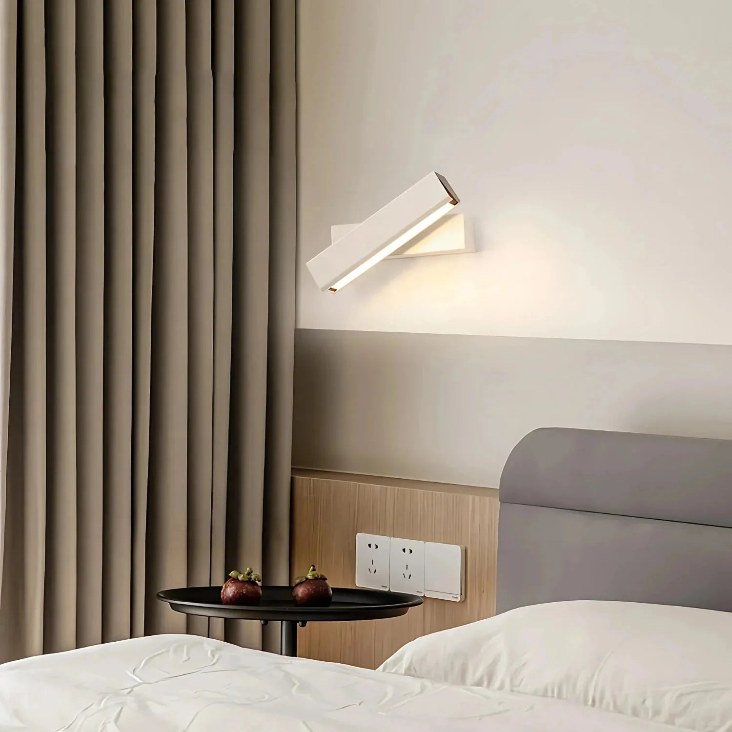 Moderne væglampe i aluminium med Light Line-design | Esilora