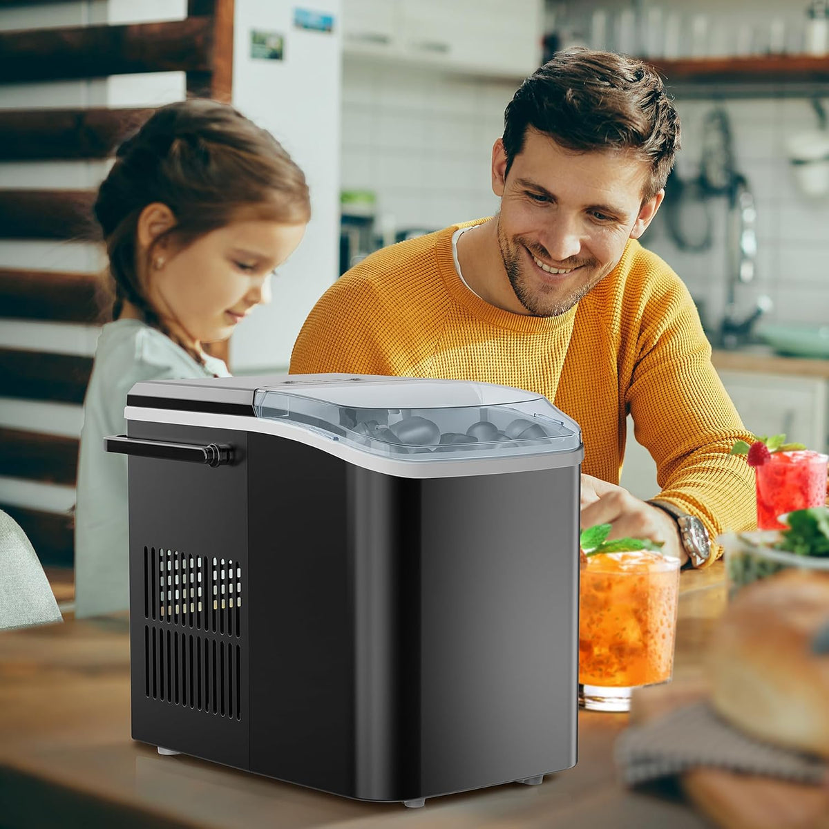 Aparat compact negru de făcut cuburi de gheață pentru blat — ciclu de șase minute