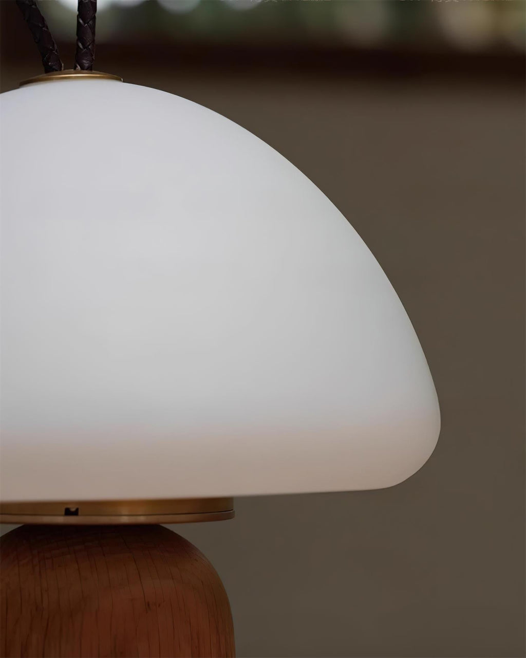 Nubia Table Lamp | Esilora