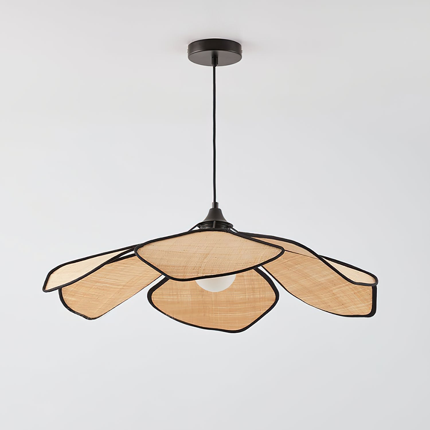 Raffia Petal Pendant Lamp | Esilora
