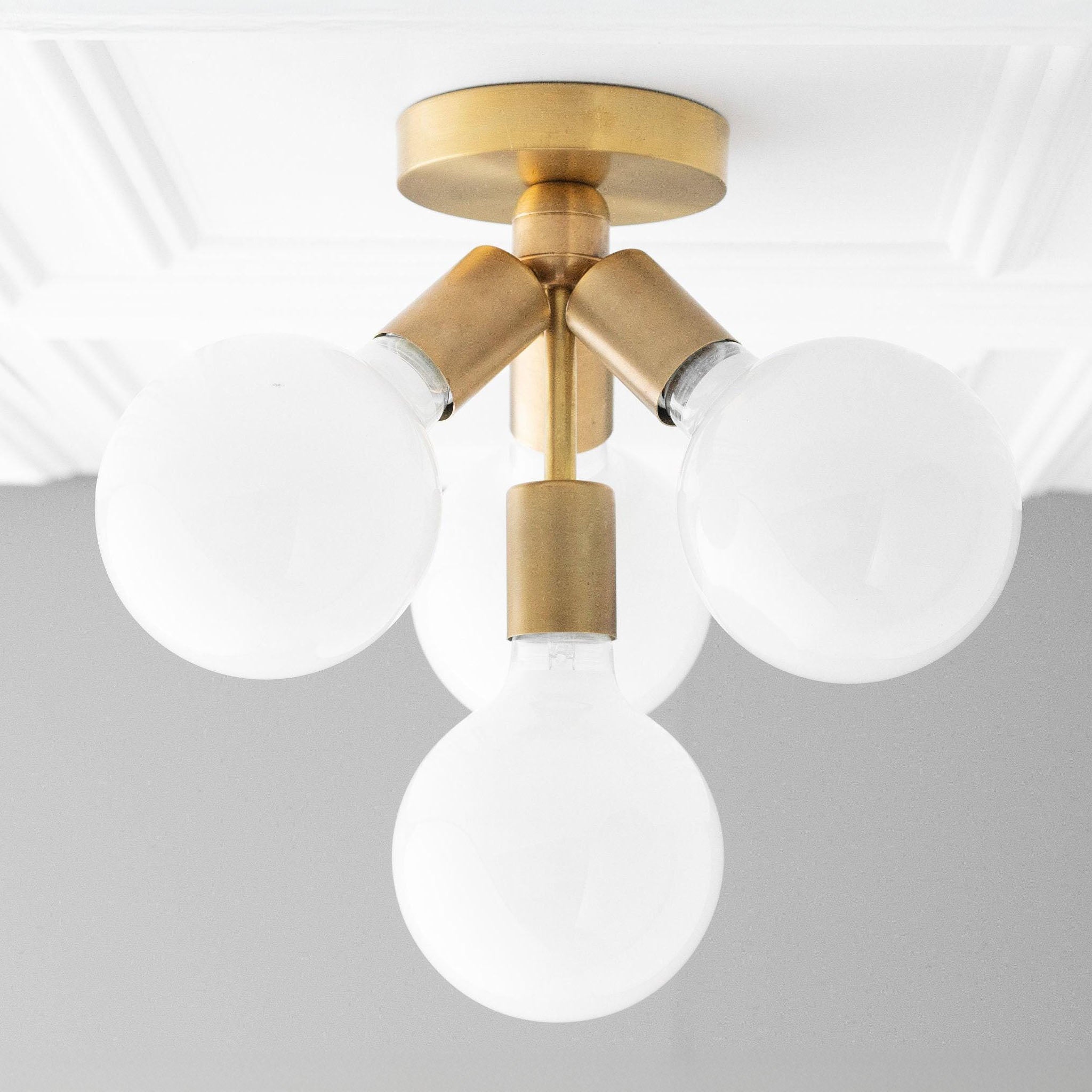 Lampada a plafone elegante Glorica Glass - Design con globo bianco per ambienti contemporanei | Esilora