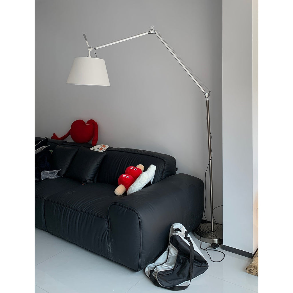 Velthea Floor Lamp | Esilora