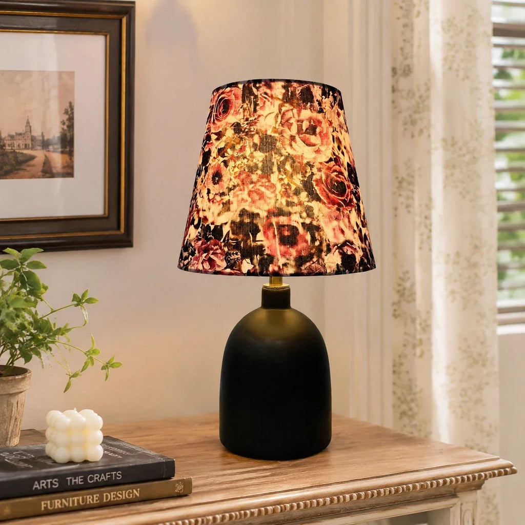 Ceramiczna lampa stołowa Liberty z tkaninowym kwiatowym kloszem | Esilora