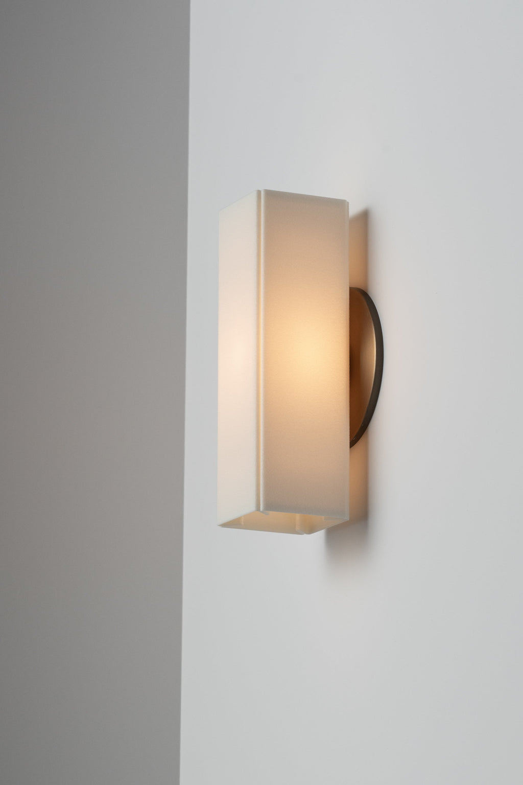Loir Wall Lamp | Esilora