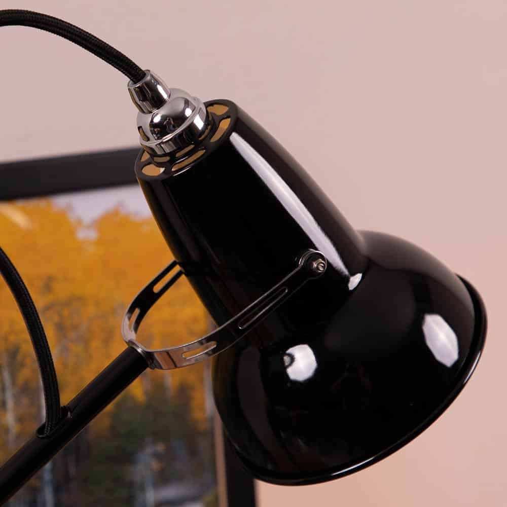 Modryx Pyramid Base Mini Table Lamp - Vintage Metal for Desk | Esilora