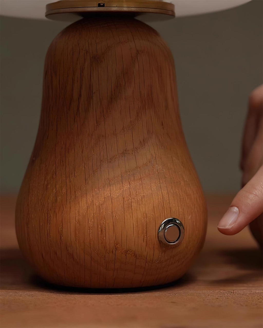 Nubia Table Lamp | Esilora