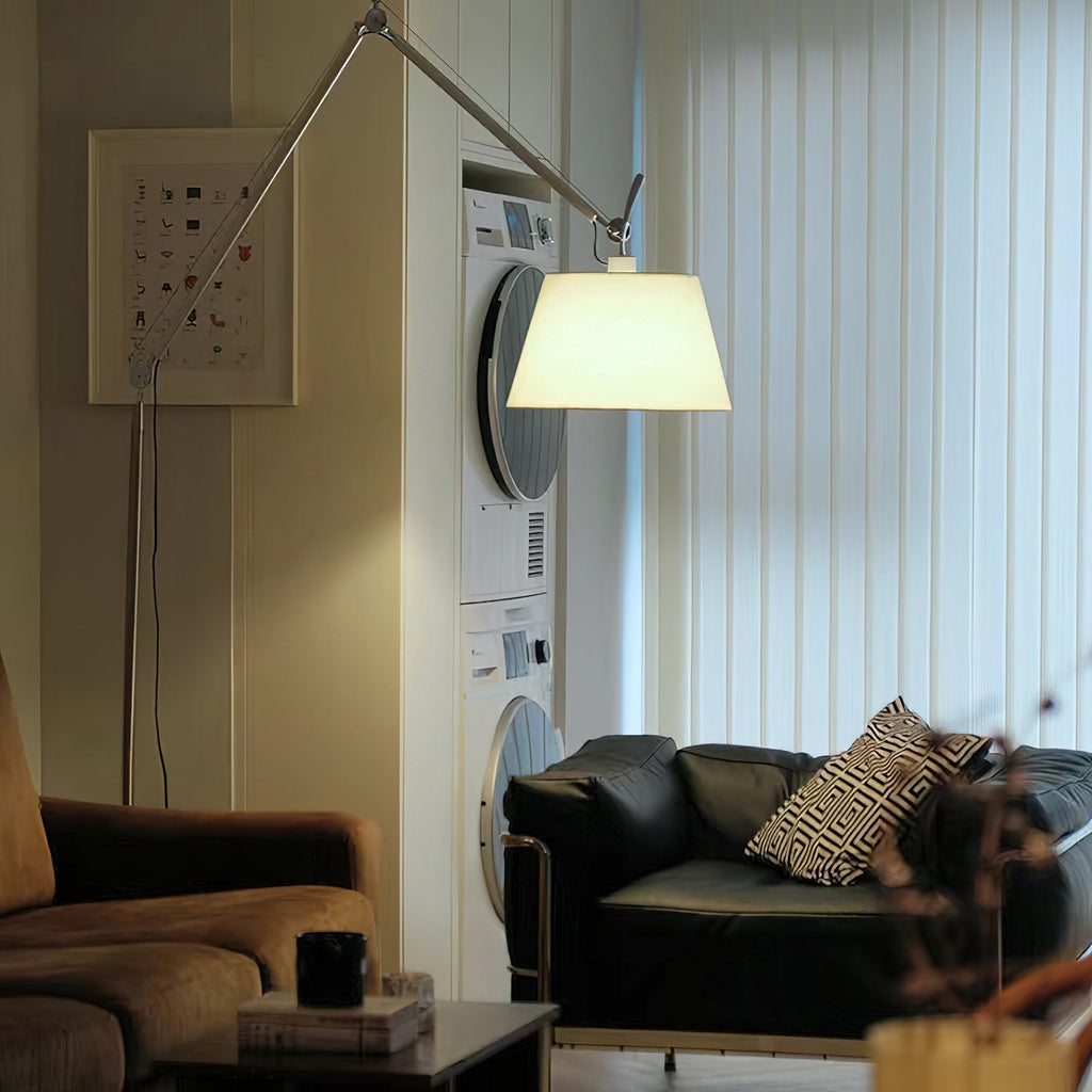 Velthea Floor Lamp | Esilora
