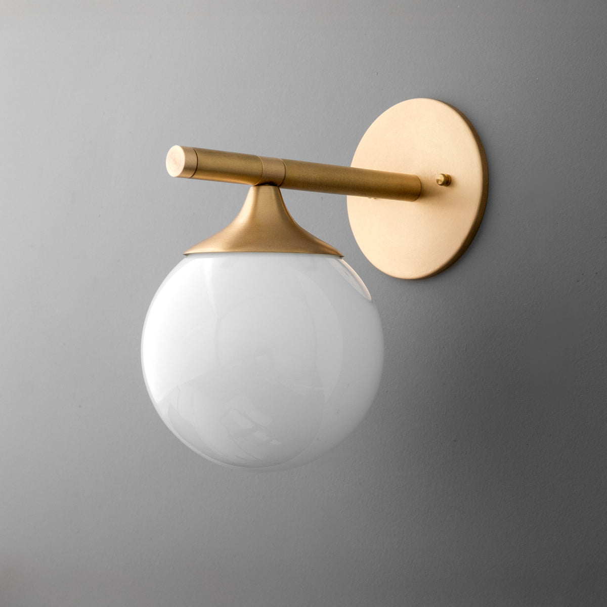 Glorica Glass Minimalist Metal and Glass Wall Sconce – Elegant Decorative Light Fixture for Living Rooms and Hallways | Esilora