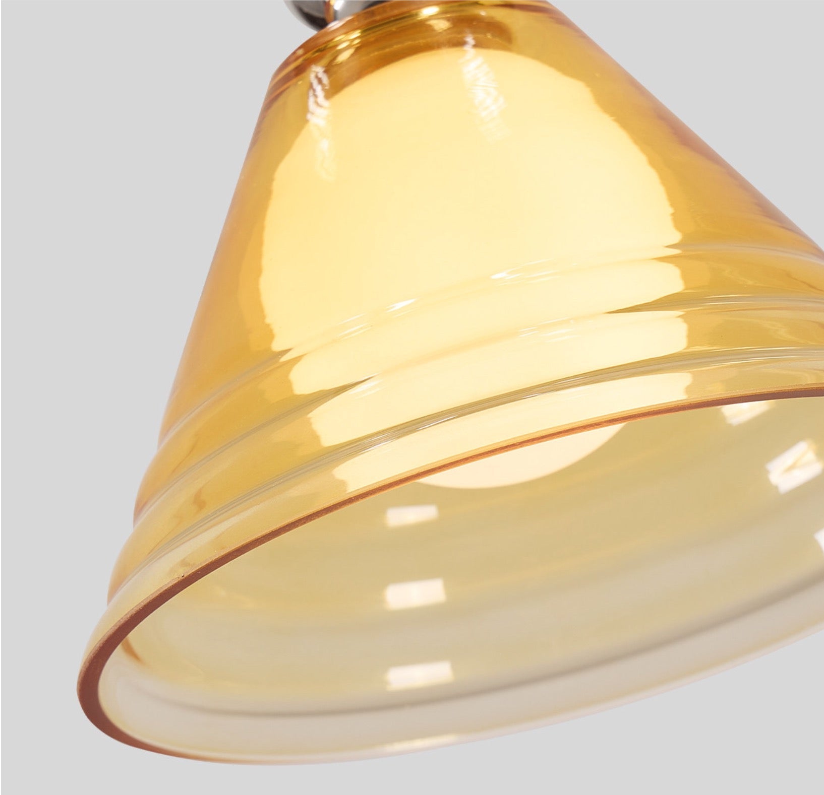 Jasnożółta szklana lampa sufitowa z chromowaną podsufitką | Esilora