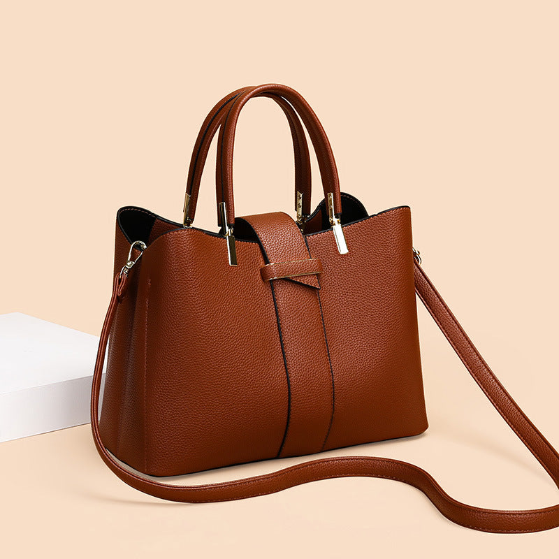 Sac à Main Structuré en Cuir Grainé avec Détails Métalliques et Bandoulière Amovible