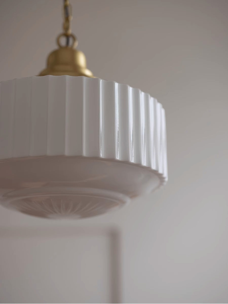 Opalume Glas-Pendelleuchte – Vintage Milchglas-Pendelleuchte im Art-Deco-Stil | Esilora