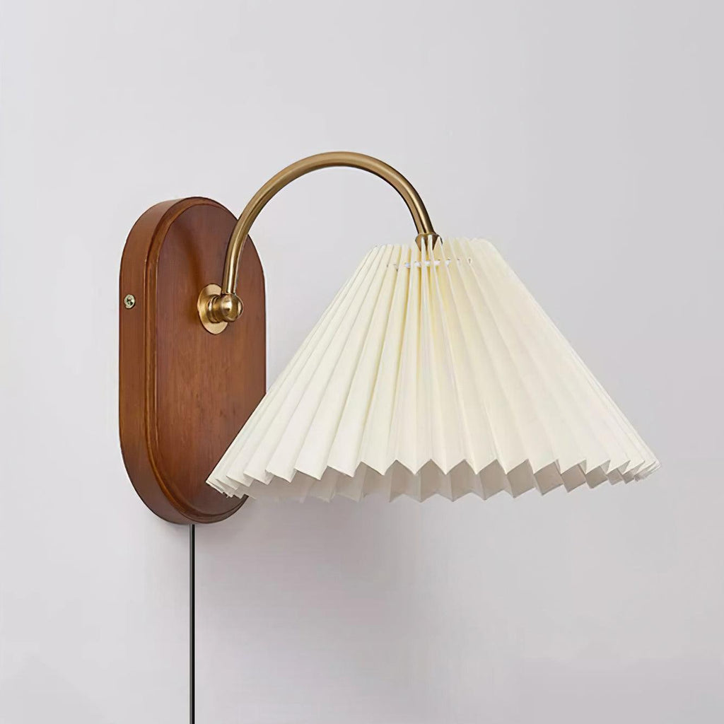 Louise Plug In Wall Lamp | Esilora